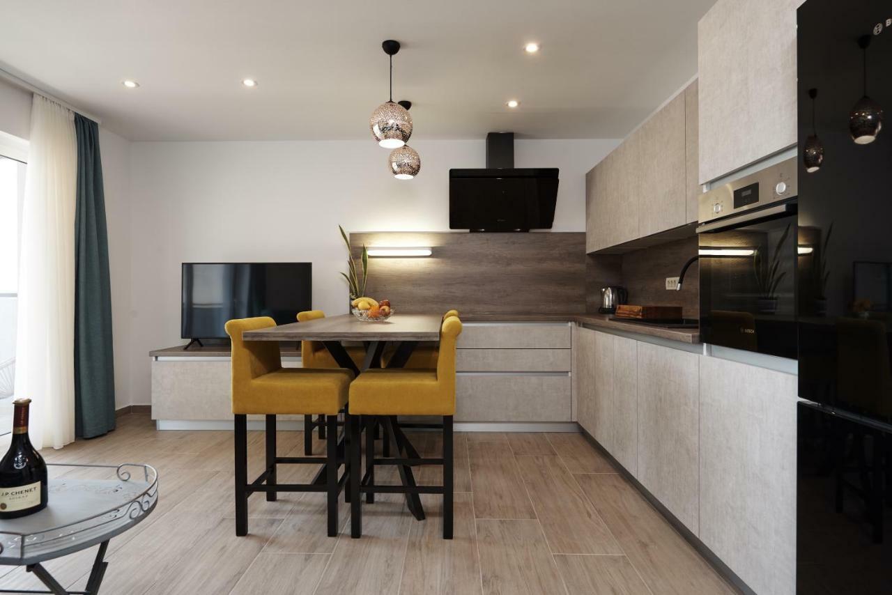 Sunny Side Apartment Trogir Bagian luar foto