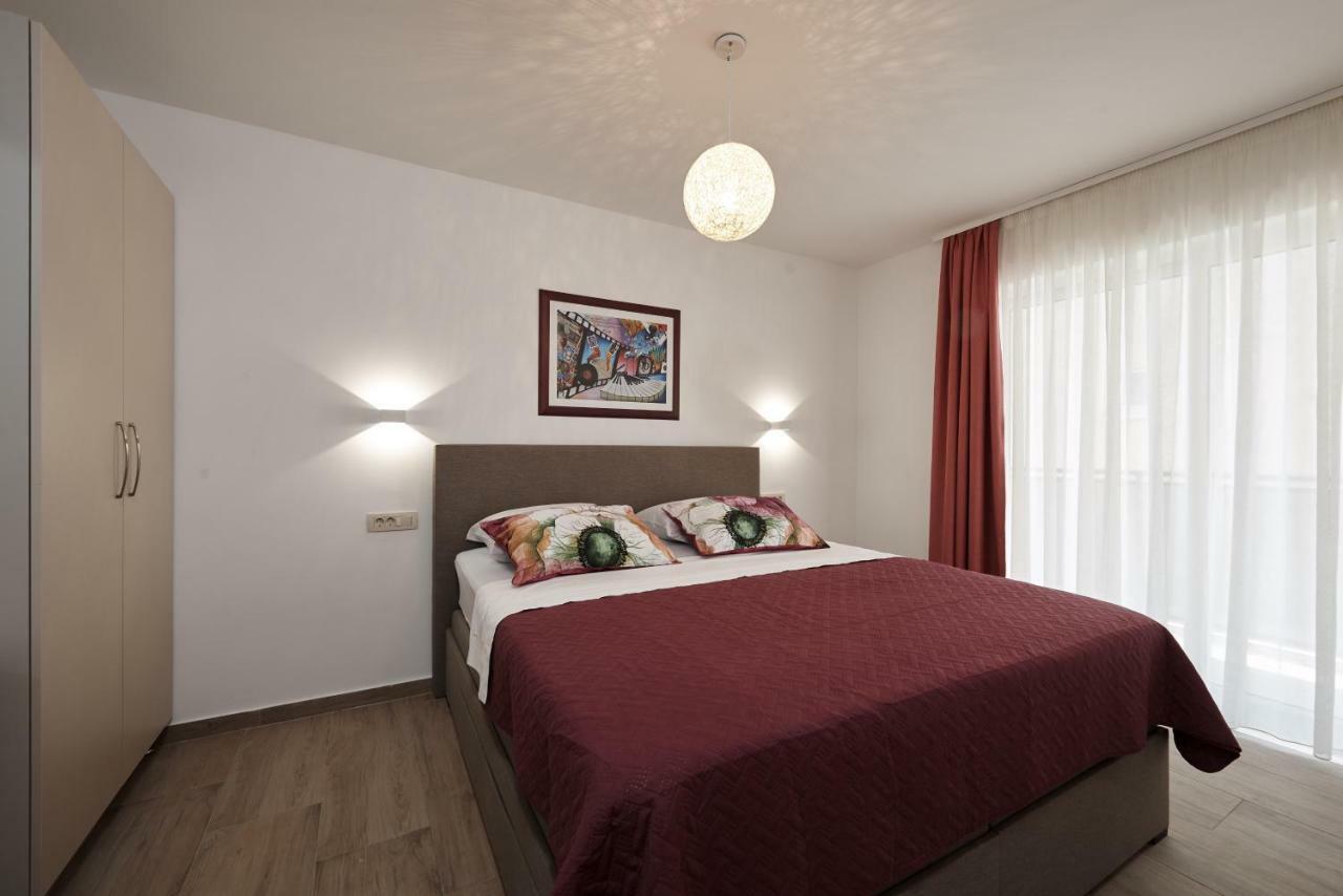 Sunny Side Apartment Trogir Bagian luar foto