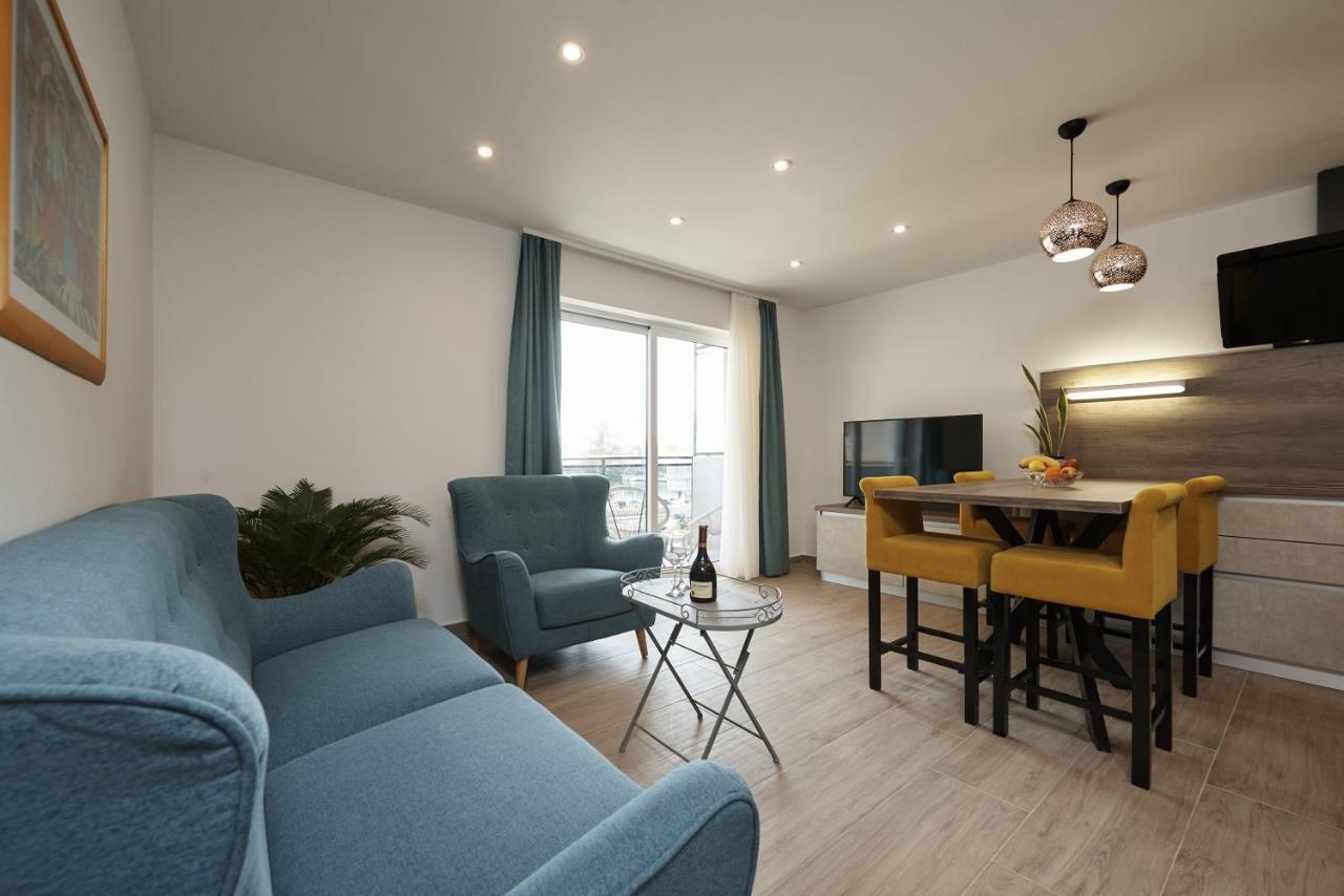 Sunny Side Apartment Trogir Bagian luar foto