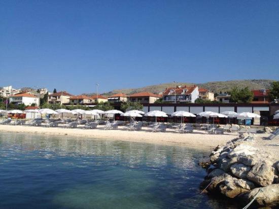 Sunny Side Apartment Trogir Bagian luar foto